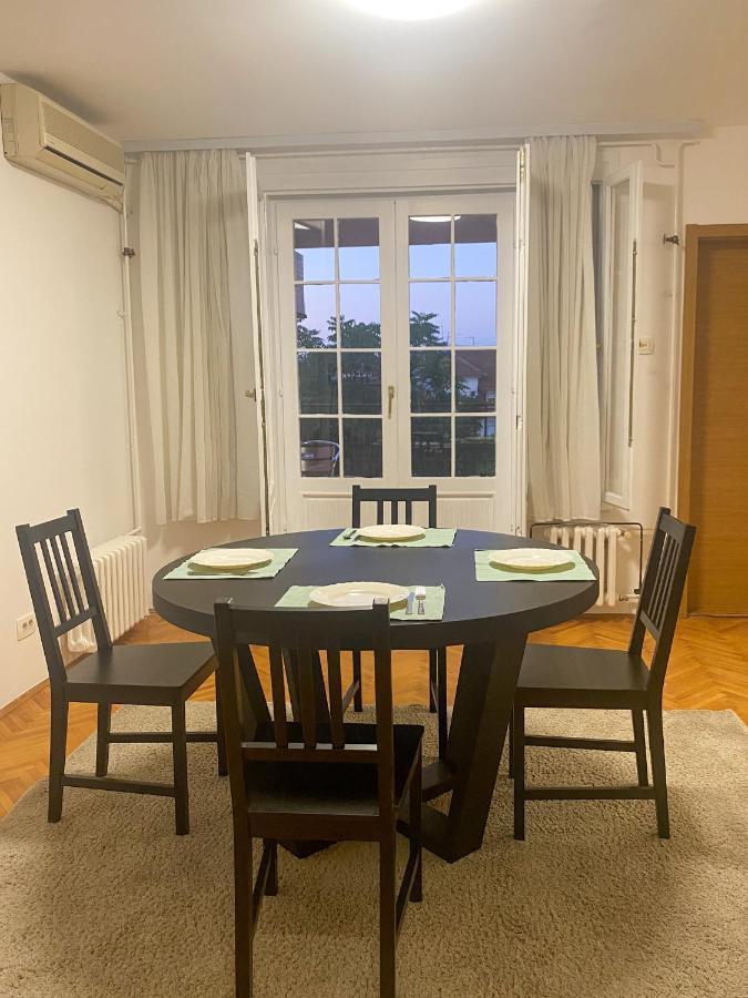 Lord'S Apartment Belgrado Esterno foto