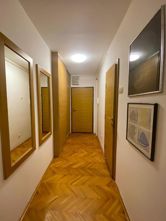 Lord'S Apartment Belgrado Esterno foto